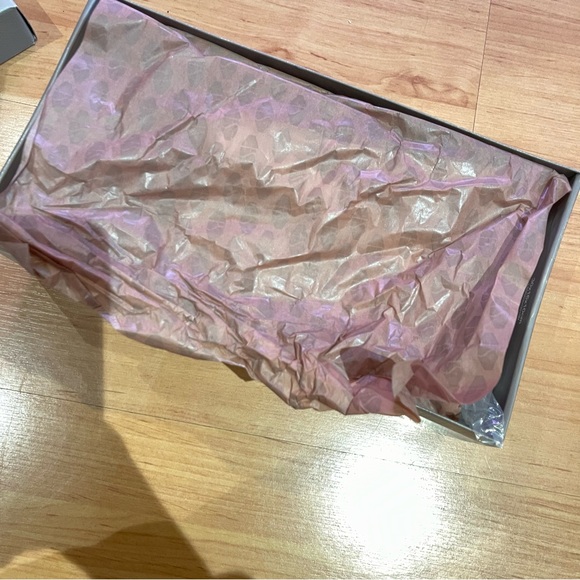 NWT - Picture 3 of 7